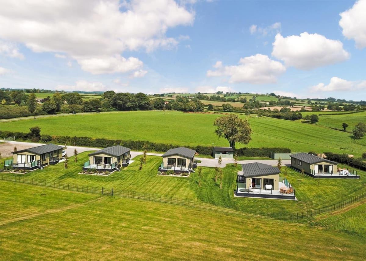 Midsomer Lodges Pilton Buitenkant foto