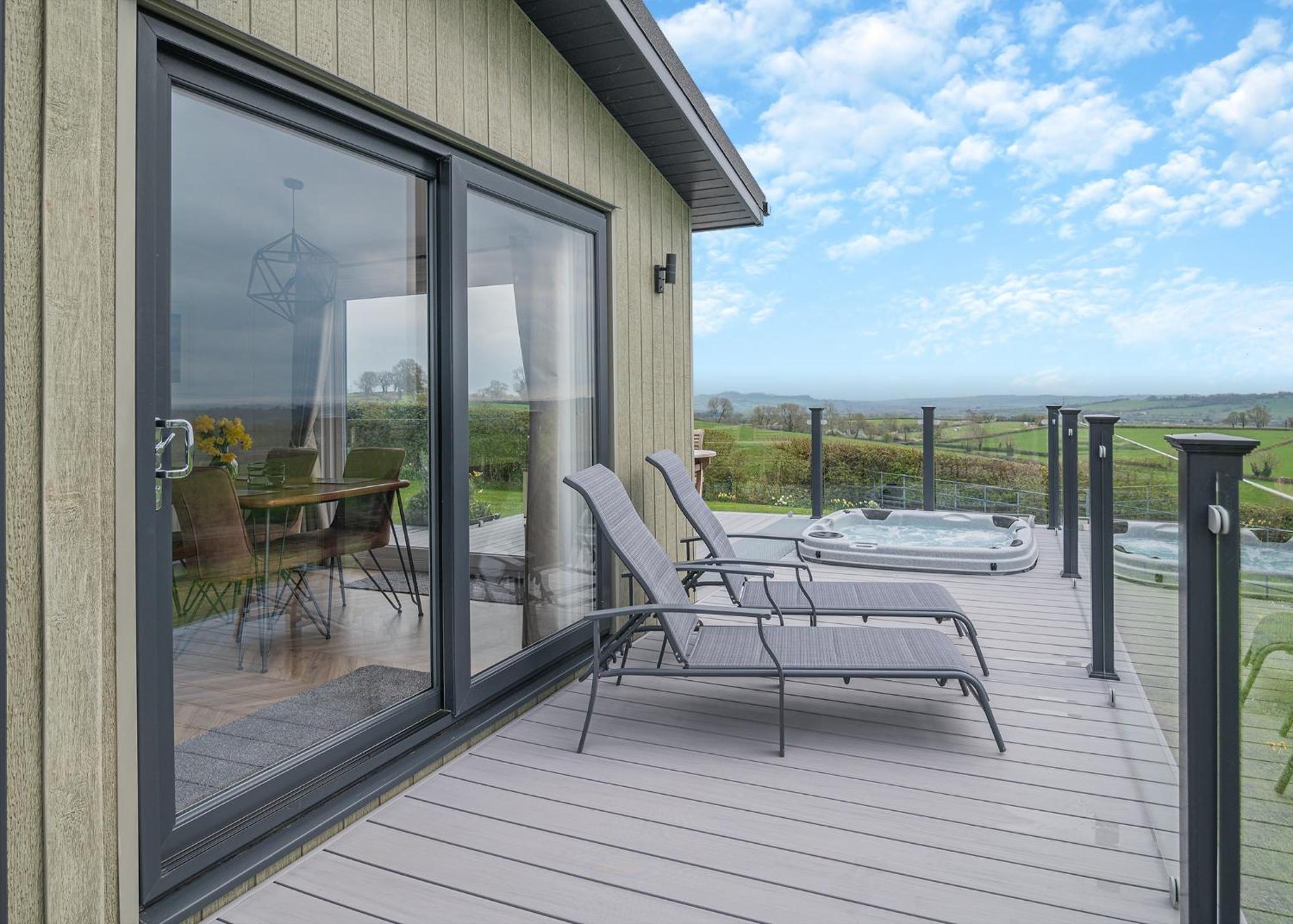 Midsomer Lodges Pilton Buitenkant foto